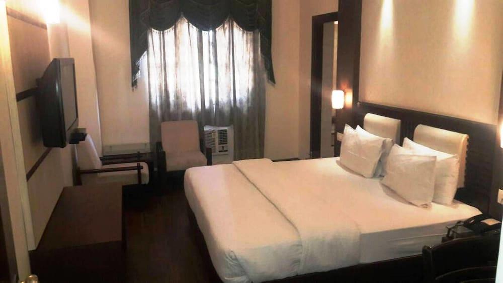 Hotel Shiva Residency Деградун Екстер'єр фото