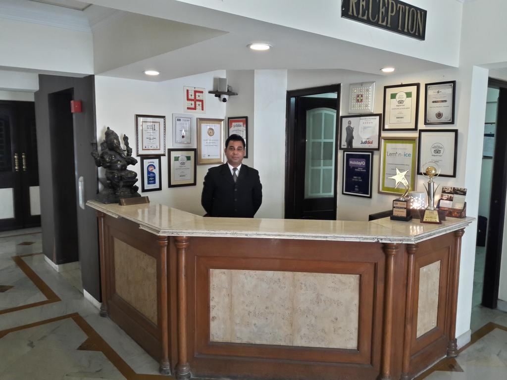 Hotel Shiva Residency Деградун Екстер'єр фото