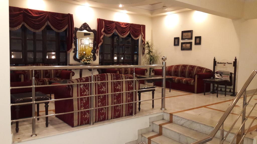 Hotel Shiva Residency Деградун Екстер'єр фото