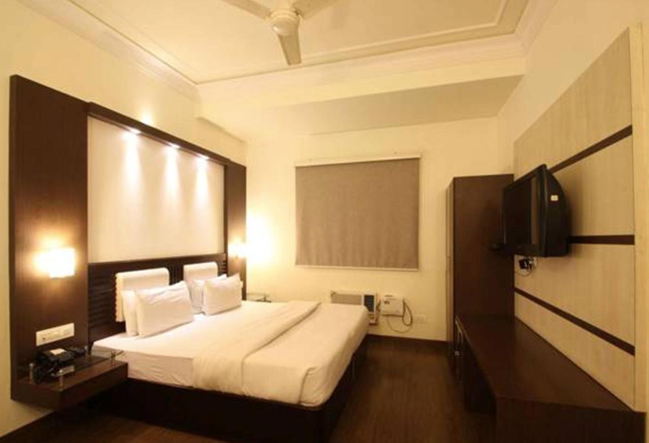 Hotel Shiva Residency Деградун Екстер'єр фото