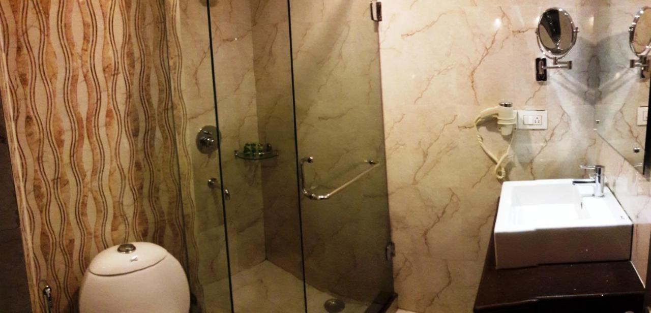 Hotel Shiva Residency Деградун Екстер'єр фото