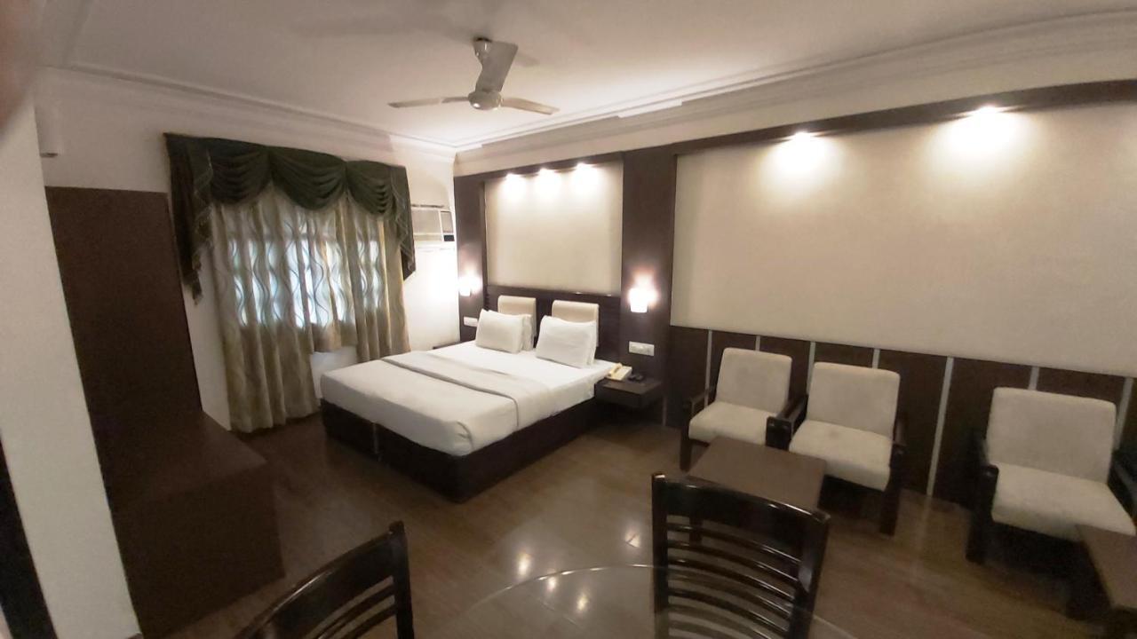 Hotel Shiva Residency Деградун Екстер'єр фото