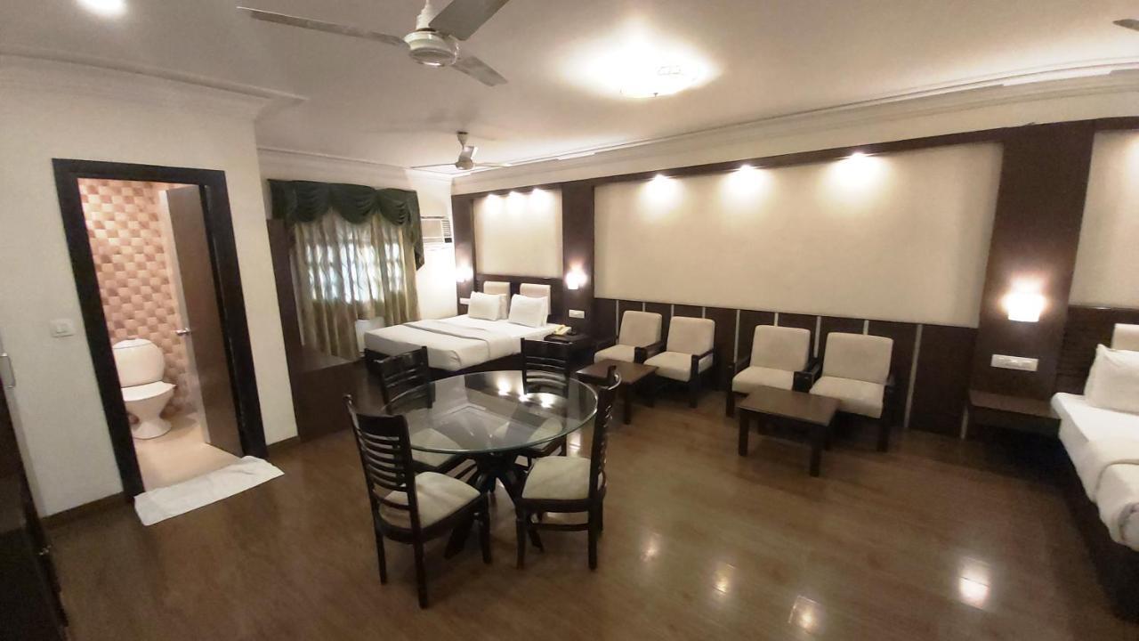 Hotel Shiva Residency Деградун Екстер'єр фото