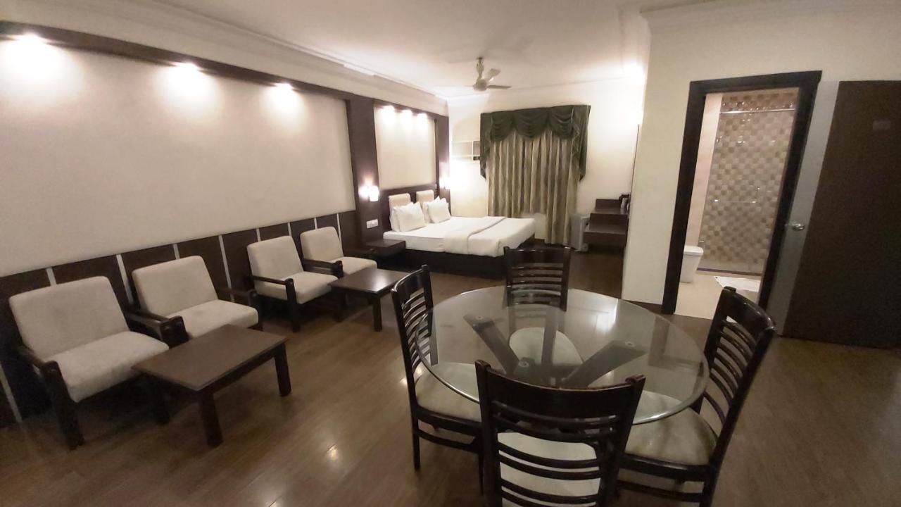 Hotel Shiva Residency Деградун Екстер'єр фото