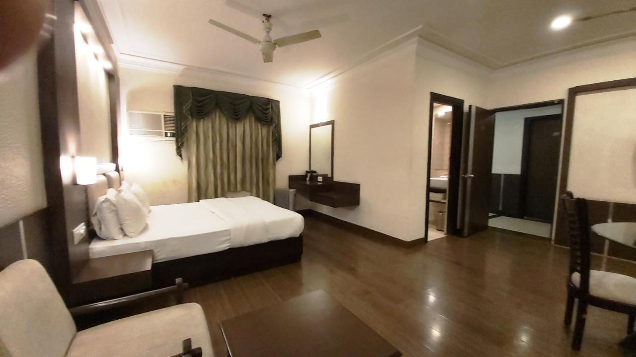 Hotel Shiva Residency Деградун Екстер'єр фото
