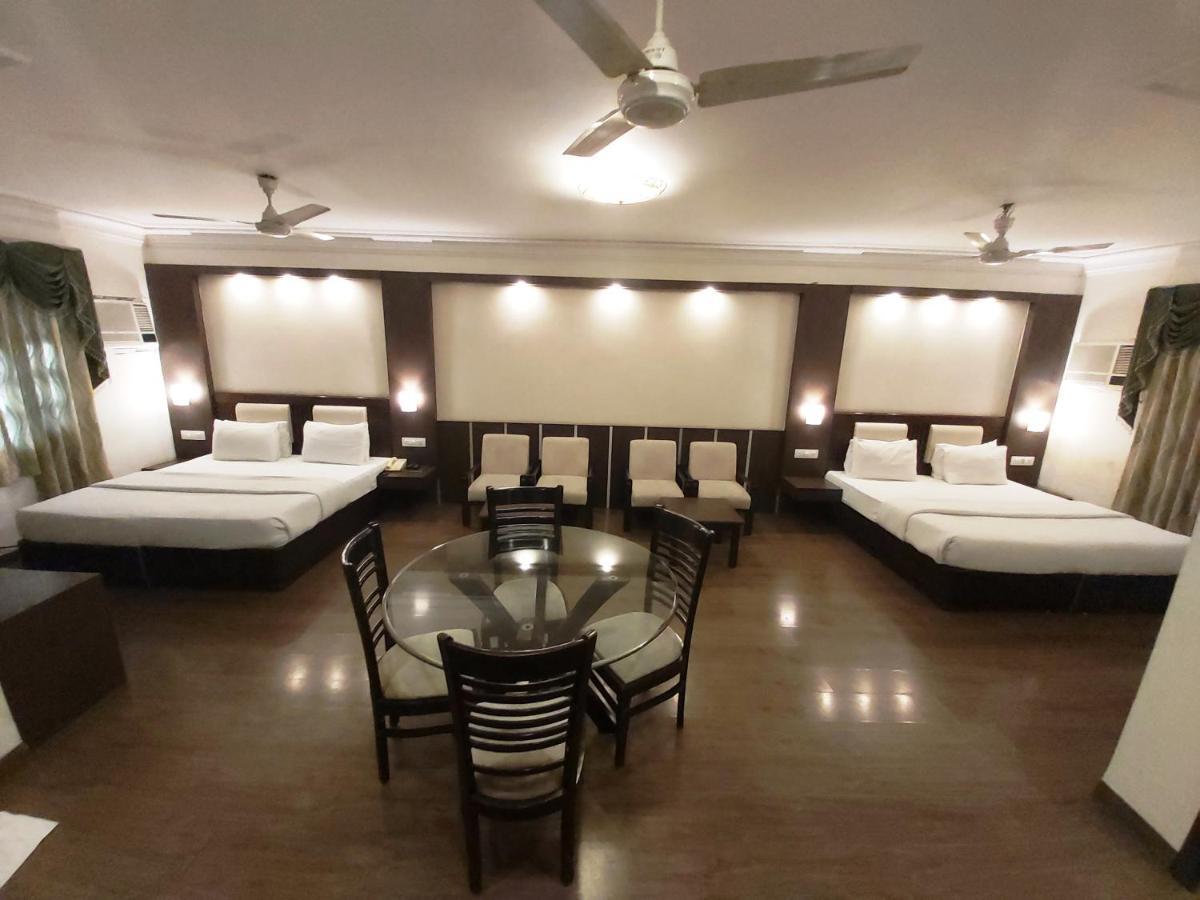 Hotel Shiva Residency Деградун Екстер'єр фото