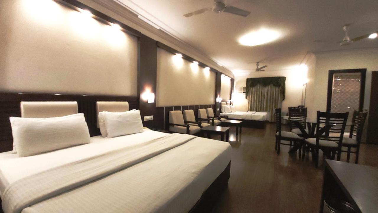 Hotel Shiva Residency Деградун Екстер'єр фото